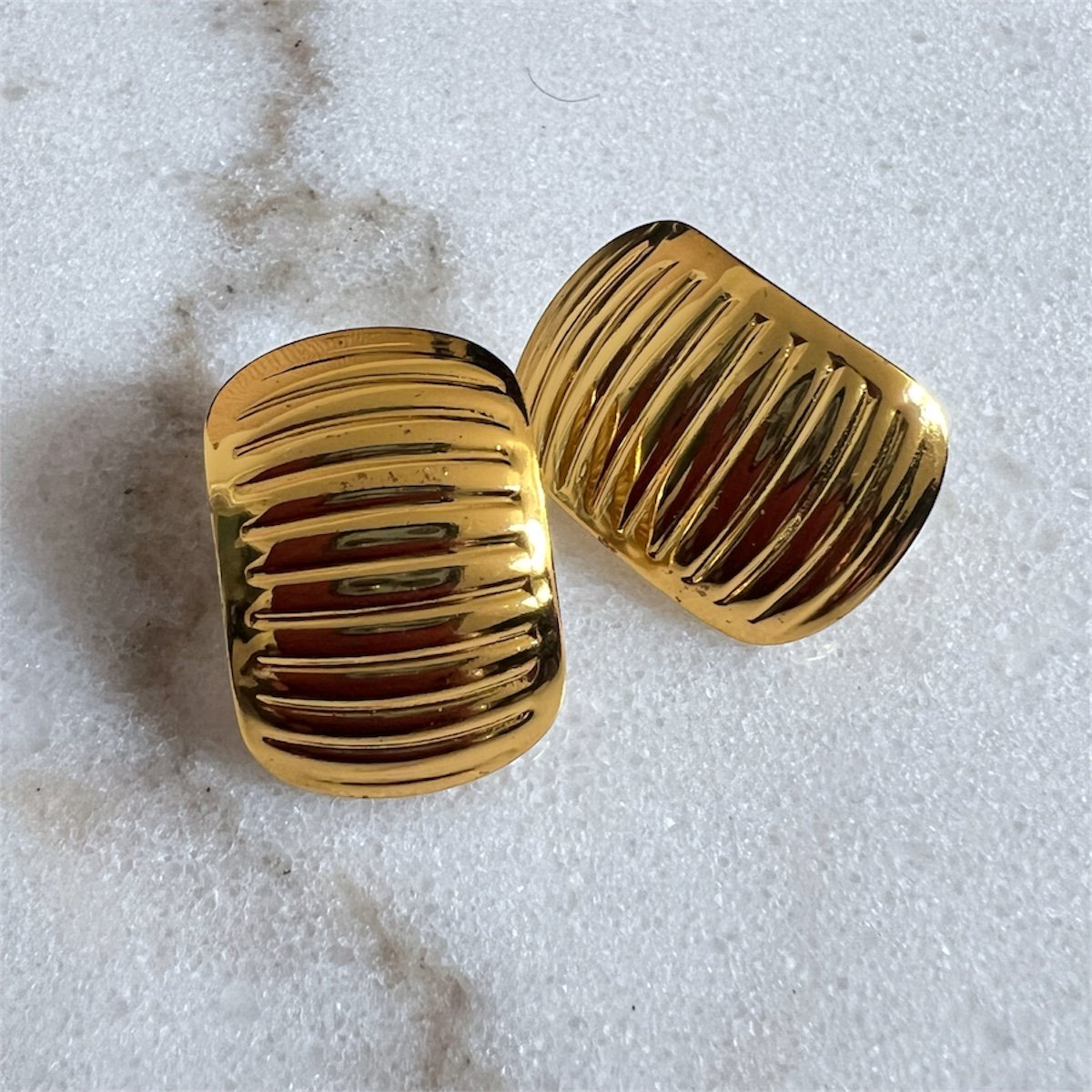 18k gold 16 earrings 18k gold 16 earrings